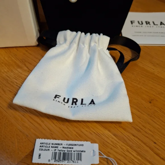 Furla Arch Pearl Necklace With Dustbag and Box Full Inclusion NWT - Picture 5 of 13